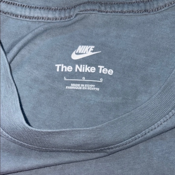 Nike Blue and Pink Short Sleeve Tees - Picture 2 of 4